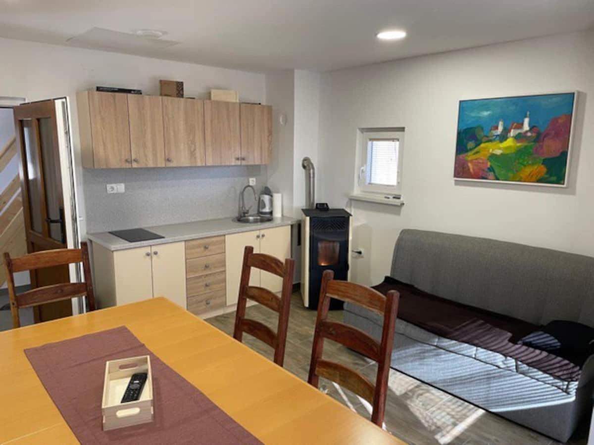 Holiday House Zlacka Gorca Pristava pri Mestinju ภายนอก รูปภาพ