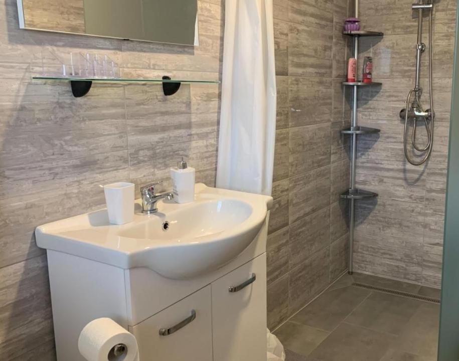 Holiday House Zlacka Gorca Pristava pri Mestinju ภายนอก รูปภาพ